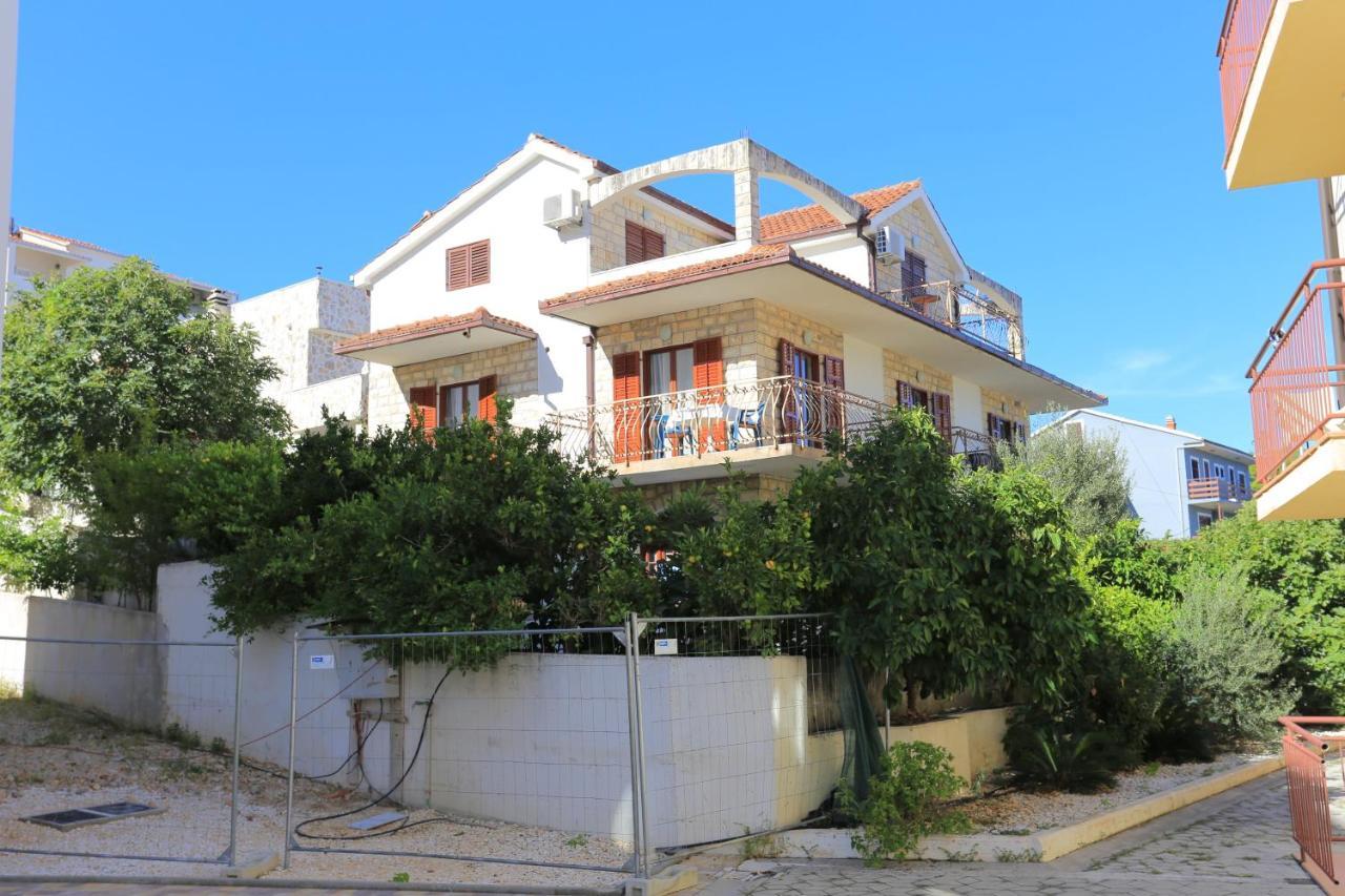 Apartments By The Sea Arbanija, Ciovo - 17332 Trogir Eksteriør bilde