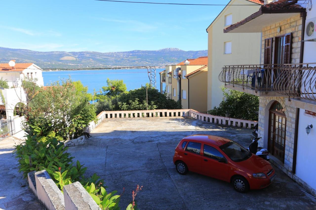 Apartments By The Sea Arbanija, Ciovo - 17332 Trogir Eksteriør bilde