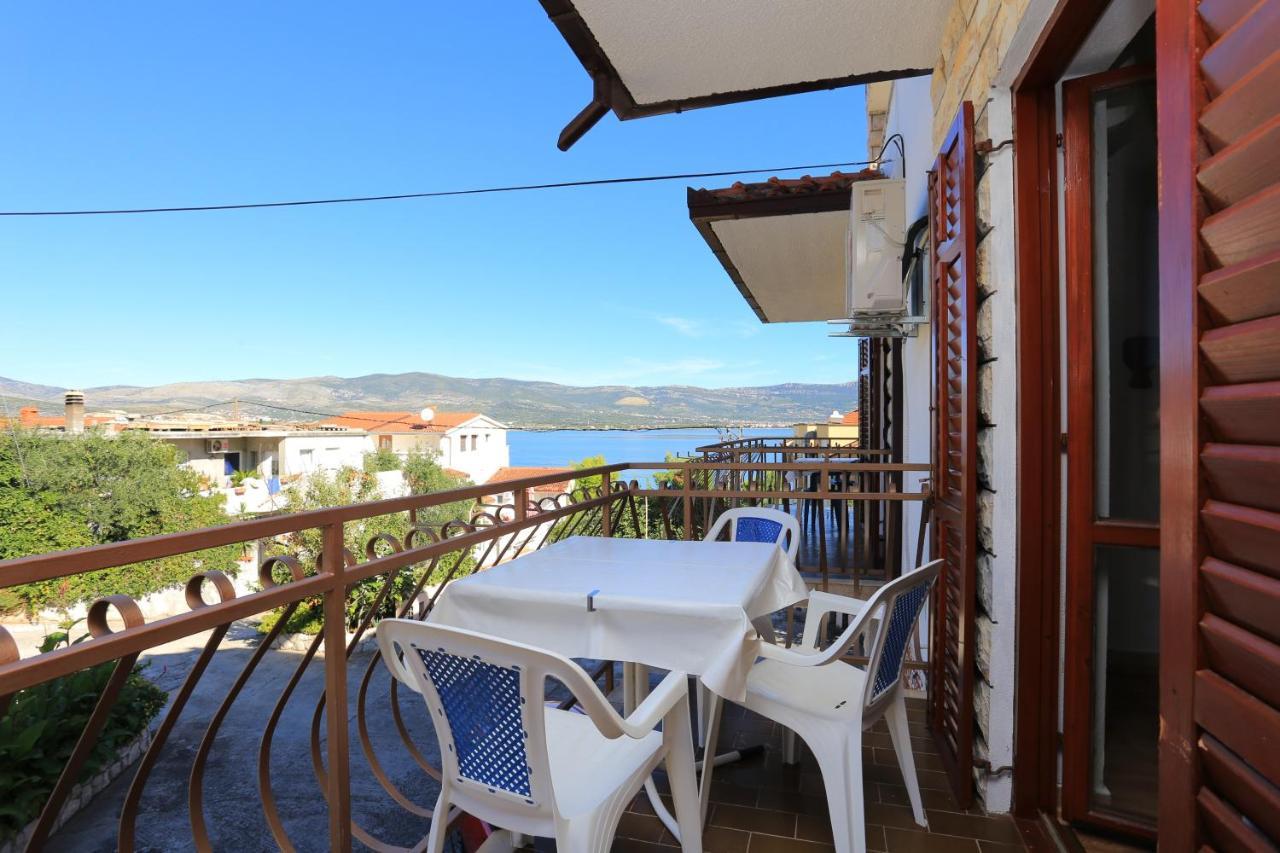Apartments By The Sea Arbanija, Ciovo - 17332 Trogir Eksteriør bilde