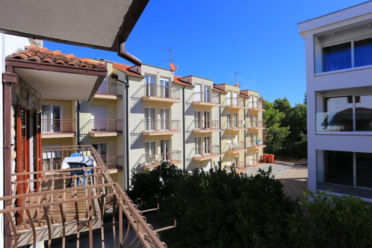 Apartments By The Sea Arbanija, Ciovo - 17332 Trogir Eksteriør bilde