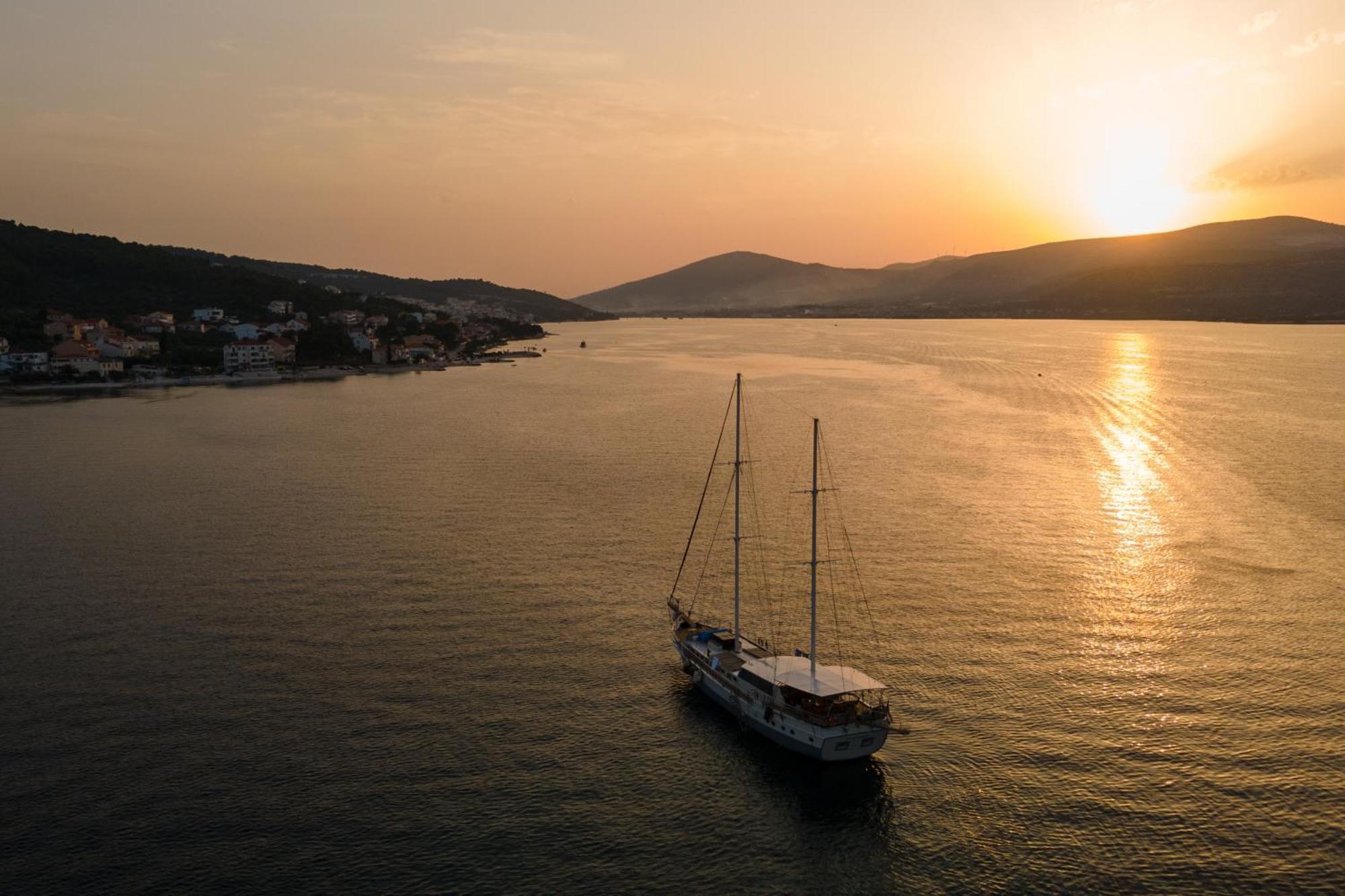 Apartments By The Sea Arbanija, Ciovo - 17332 Trogir Eksteriør bilde
