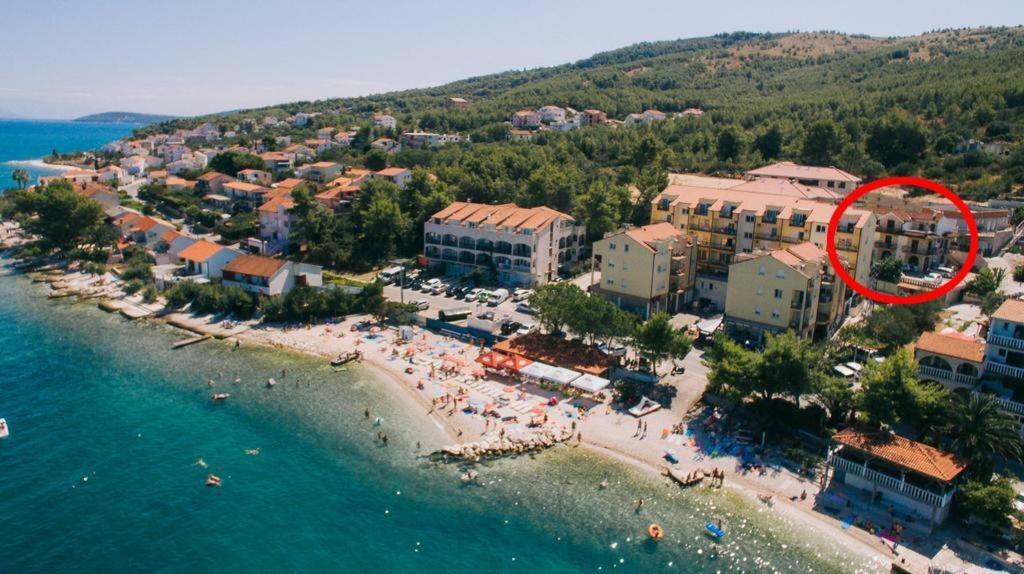 Apartments By The Sea Arbanija, Ciovo - 17332 Trogir Eksteriør bilde